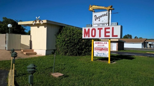 Dogwood Motel image 22