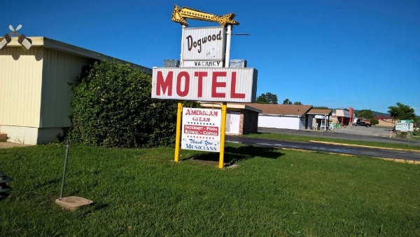 Dogwood Motel image 24