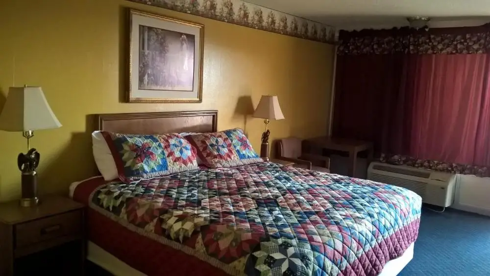 Dogwood Motel 9